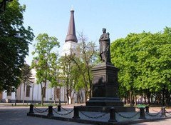 Soborna Square. Monument to Mikhail Vorontsov